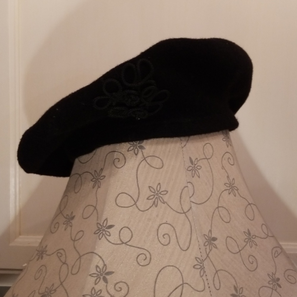 Black Beret Hat